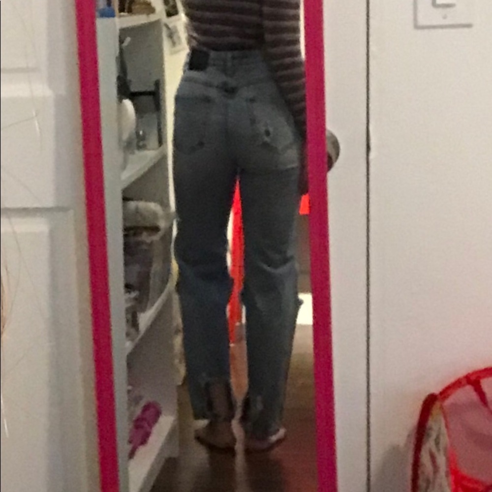 Stylish UNIF ripped Jean woman